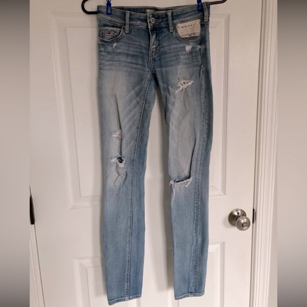 Hollister distressed jeans size 00